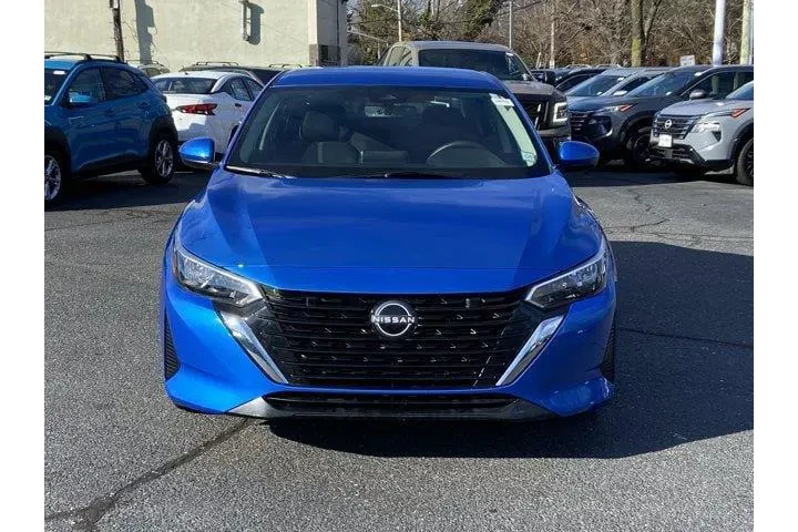 $18550 : Nissan Sentra 2025 SV 4dr Se image 2