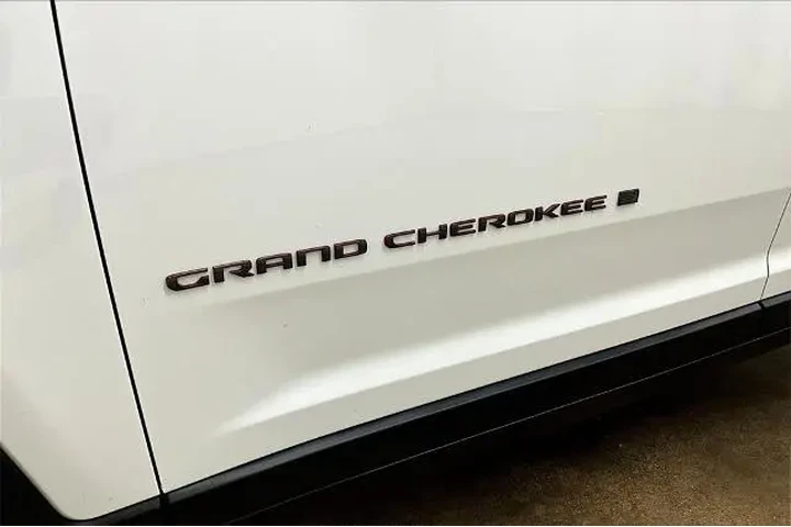 $29490 : Jeep Grand Cherokee 2022 4x4 image 8