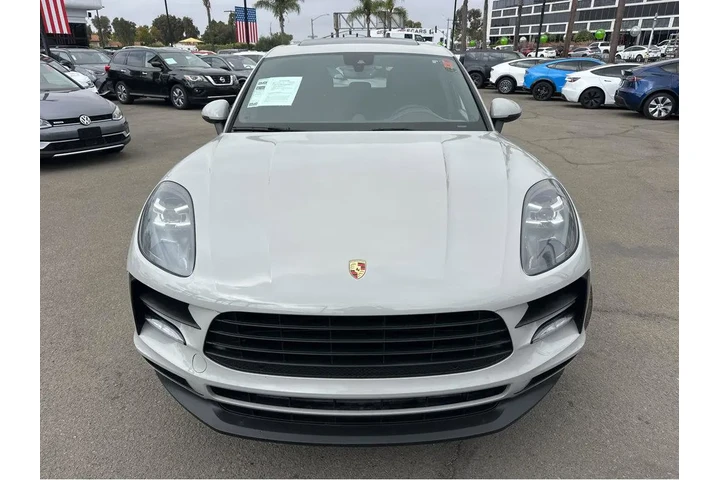 $26777 : 2019 Macan image 3