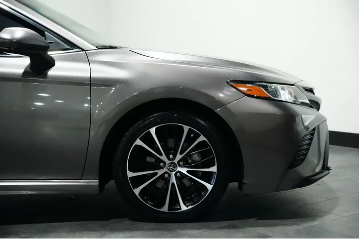 $16764 : 2018 Camry image 4