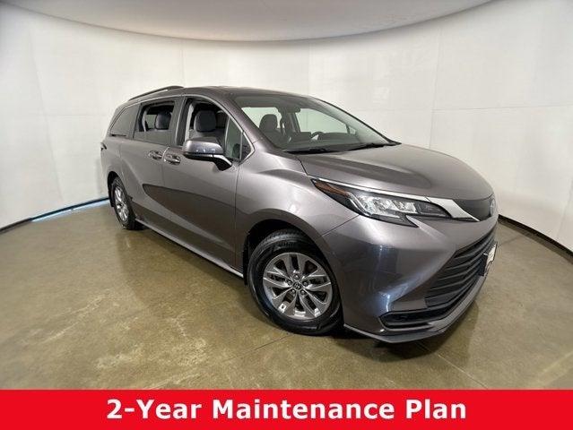 $42584 : Gold Certified2022 Sienna LE image 1