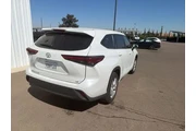 $31800 : Toyota Highlander 2023 L 4dr thumbnail