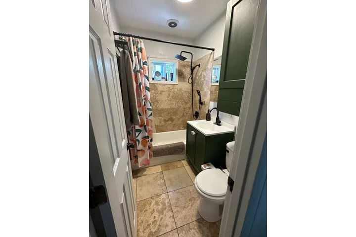 $1290 : South Los Angeles Renta image 4