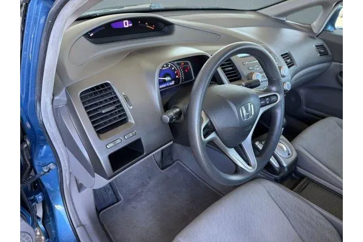 $13898 : Honda Civic 2009 LX 4dr Seda image 4