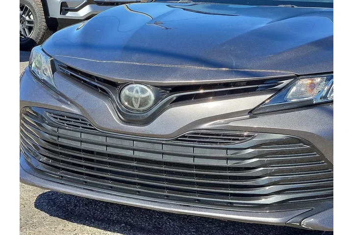 $17582 : Toyota Camry 2019 LE 4dr Sed image 7