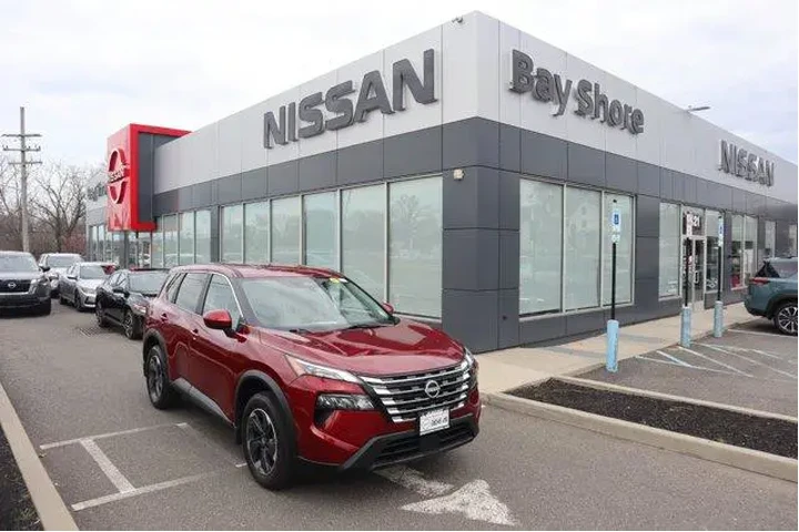 $23564 : Nissan Rogue 2025 AWD SV 4dr image 1