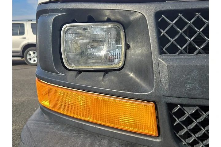 $21500 : 2017 Express 3500 Cargo Exten image 10