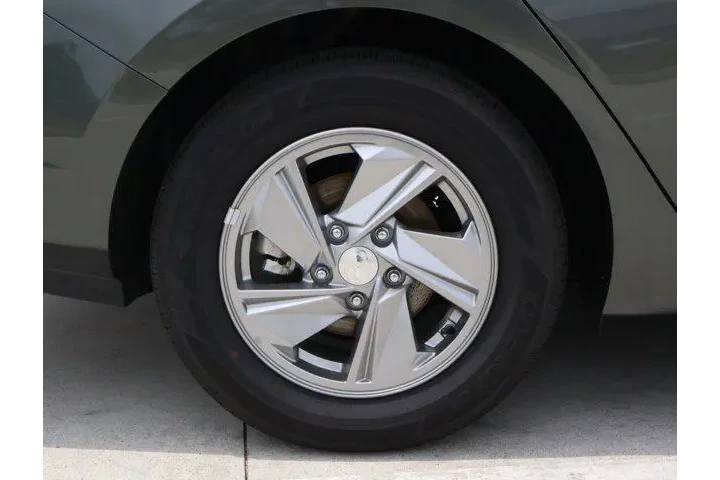 $22913 : Hyundai ELANTRA 2026 SE 4dr image 8