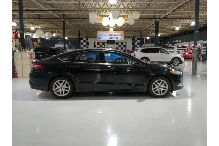 $9500 : Ford Fusion 2016 SE 4dr Seda image 6