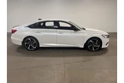 $23886 : Honda Accord 2022 Sport 4dr thumbnail