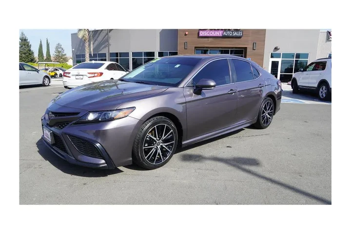 $24984 : 2022 Camry SE Sedan 4D image 2