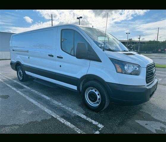 $26999 : Se vende Ford Transit 150 Van image 5