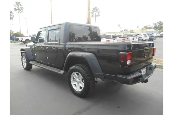 $26995 : Jeep Gladiator 2020 4x4 Spor image 8