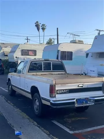 $1100 : GMC Sierra s-15 image 4