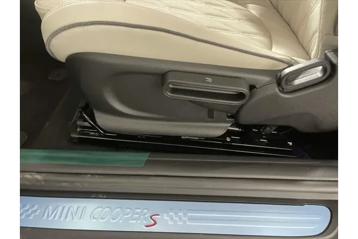 $28943 : MINI Convertible 2024 Cooper image 10