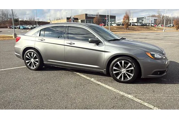 $8799 : Chrysler 200 2013 Limited 4d image 3