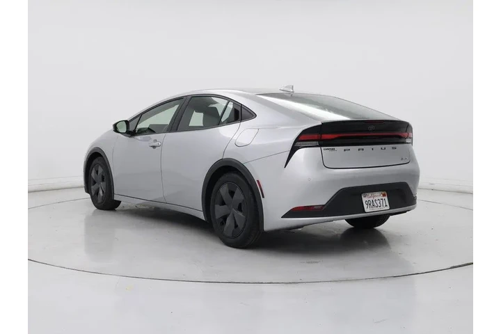 $29998 : Toyota Prius 2024 LE 4dr Hat image 2
