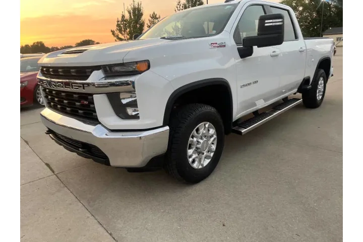$44950 : 2020 Silverado 2500HD LT image 3