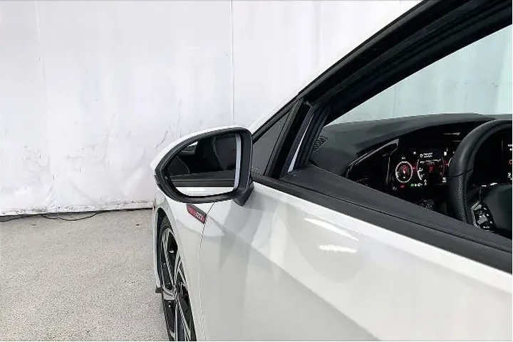 $30991 : Volkswagen Golf GTI 2024 SE image 10