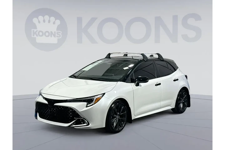 $24877 : Toyota Corolla Hatchback 202 image 1