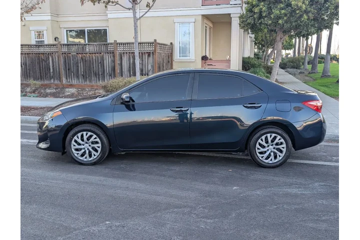 $15988 : 2019 Corolla LE image 9