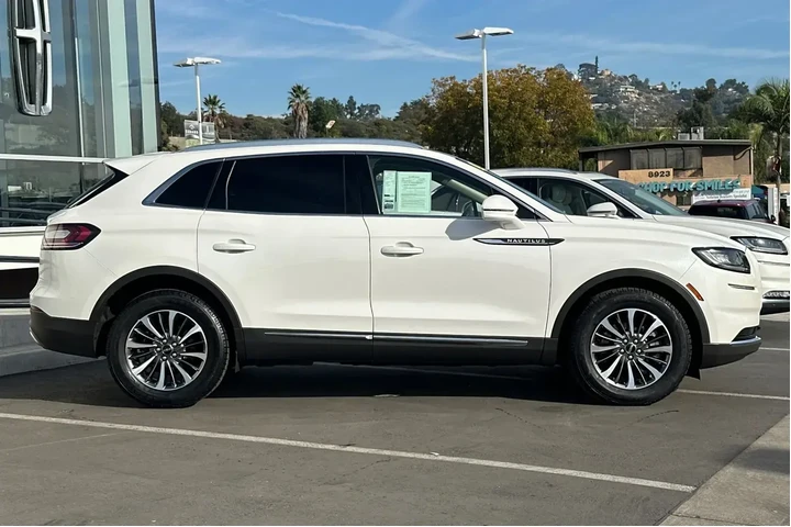 $33900 : Lincoln Nautilus 2022 Reserv image 2