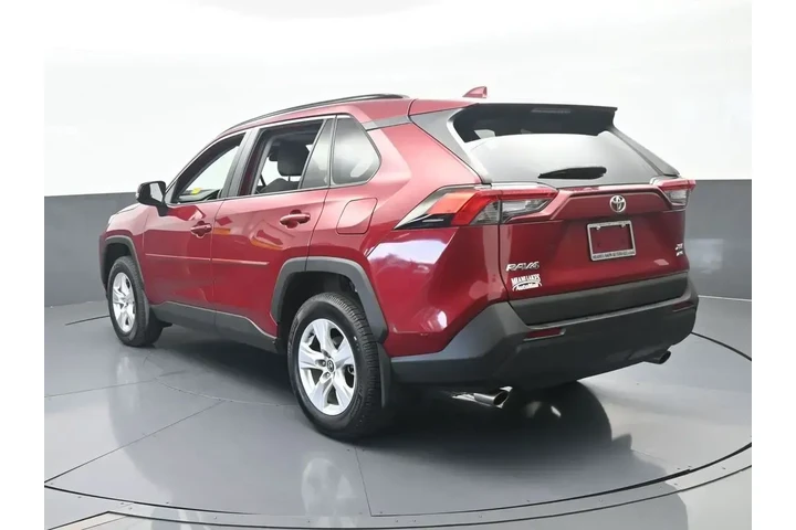 $21991 : Toyota RAV4 2020 AWD XLE 4dr image 4