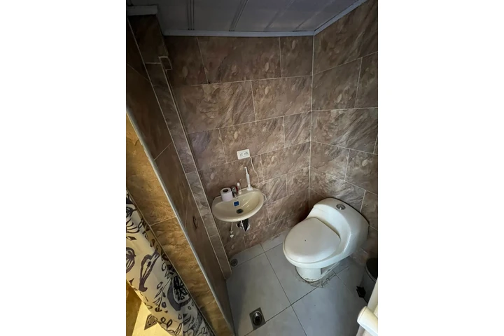 $1350000000 : venta de casa image 1