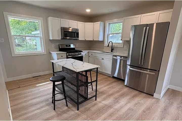 $1200 : HOUSE FOR RENT IN MICHIGAN image 4