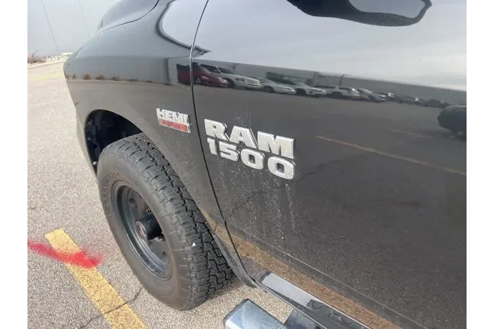 $19827 : Ram 1500 2017 4x4 Express 4d image 8