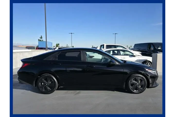 $17725 : Hyundai ELANTRA 2023 SEL 4dr image 9