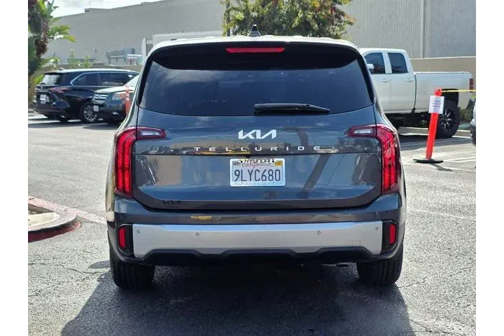 $31516 : Kia Telluride 2024 LX 4dr SU image 6