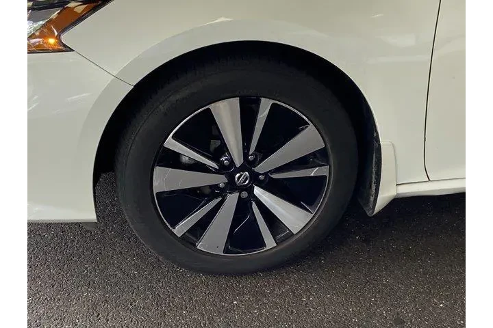 Nissan Altima 2022 AWD 2.5 S image 9