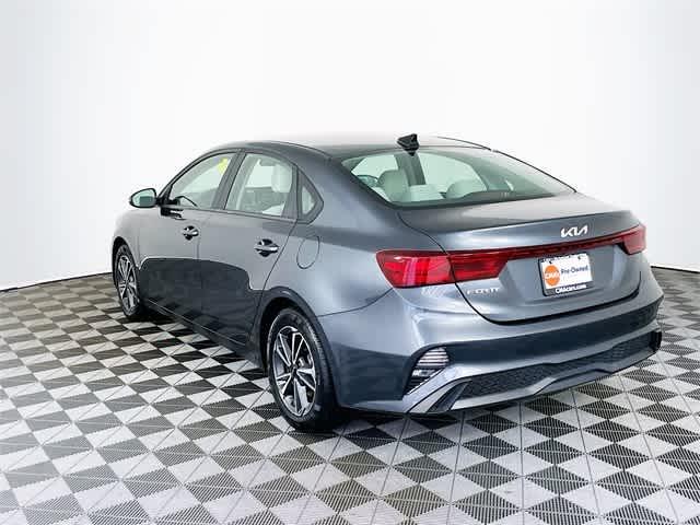 $17589 : PRE-OWNED 2022 KIA FORTE LXS image 8