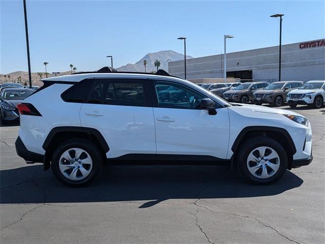 $26928 : 2021 RAV4 LE image 5