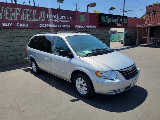 $6995 : 2006 Town and Country Touring image 6