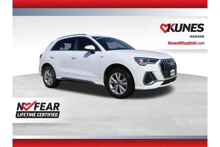 $27577 : Audi Q3 2024 AWD quattro S l image 1