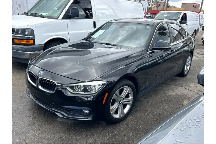 $13997 : 2017 3 Series 330i image 5