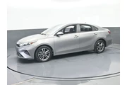 $16917 : Kia Forte 2022 FE 4dr Sedan thumbnail