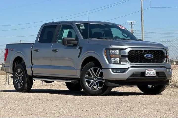 $35995 : Ford F-150 2023 4x2 XL 4dr S image 2