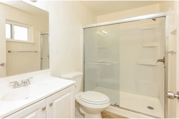 $2145 : 2 Bed 2 Bath In Los Angeles image 10