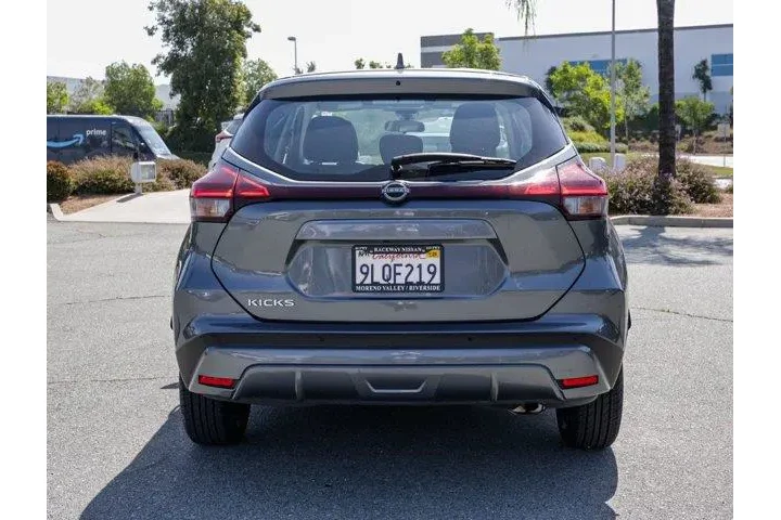 $17604 : Nissan Kicks 2024 S 4dr Cros image 5
