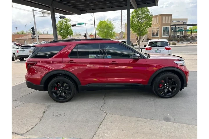 2023 Explorer ST AWD image 4