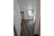 $900 : Es un apartamento thumbnail
