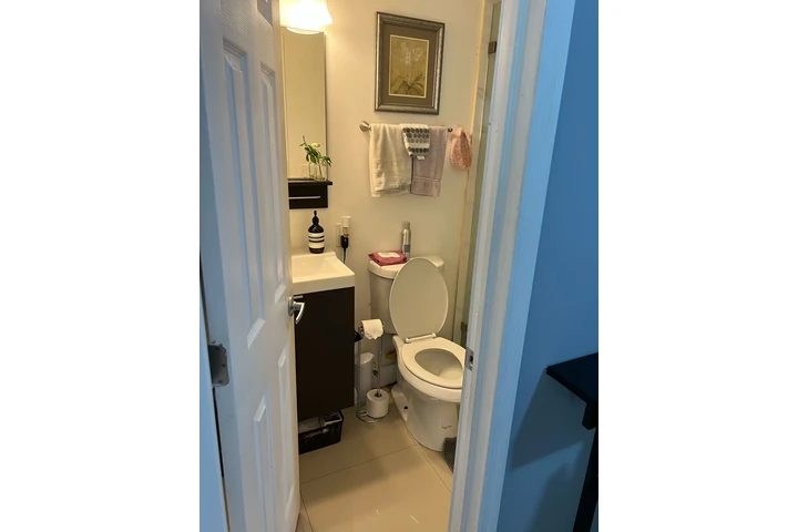 $1600 : Efficiency en Kendall image 9