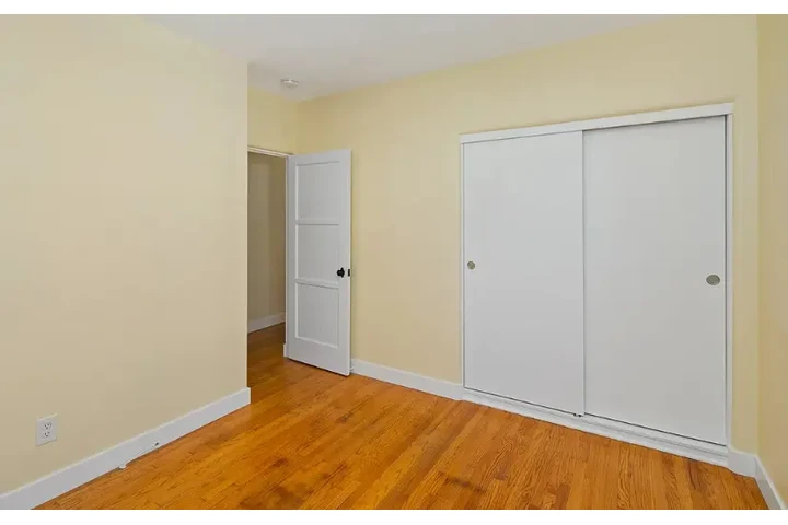 $2000 : 2 BEDROOM HOME IN LOS ANGELES image 5