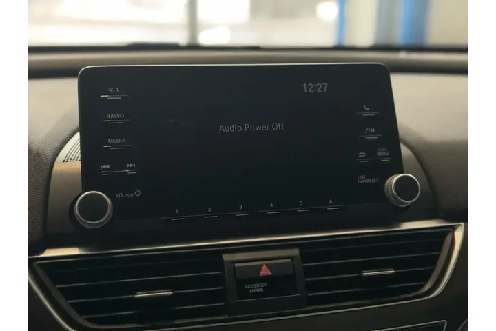 $19244 : Honda Accord 2018 LX 4dr Sed image 10