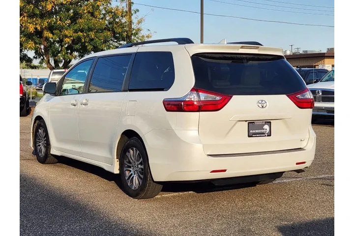 $22495 : 2018 Sienna XLE 7-Passenger A image 8