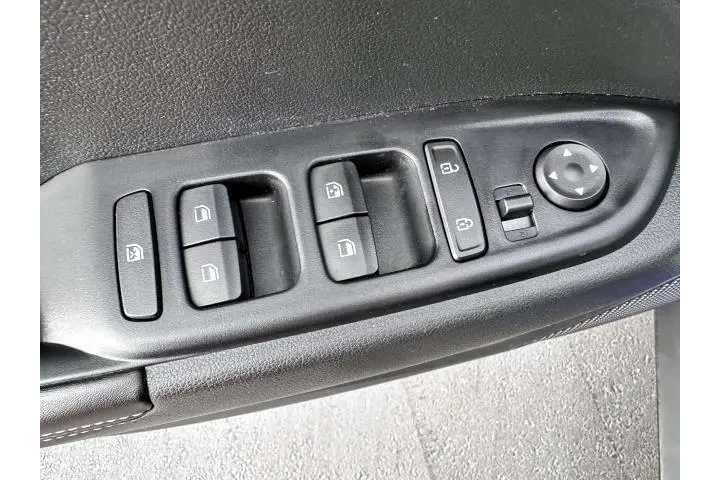 $15999 : Hyundai VENUE 2022 Limited 4 image 9