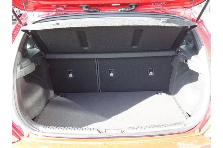 $14459 : Hyundai ELANTRA GT 2019 4dr image 8